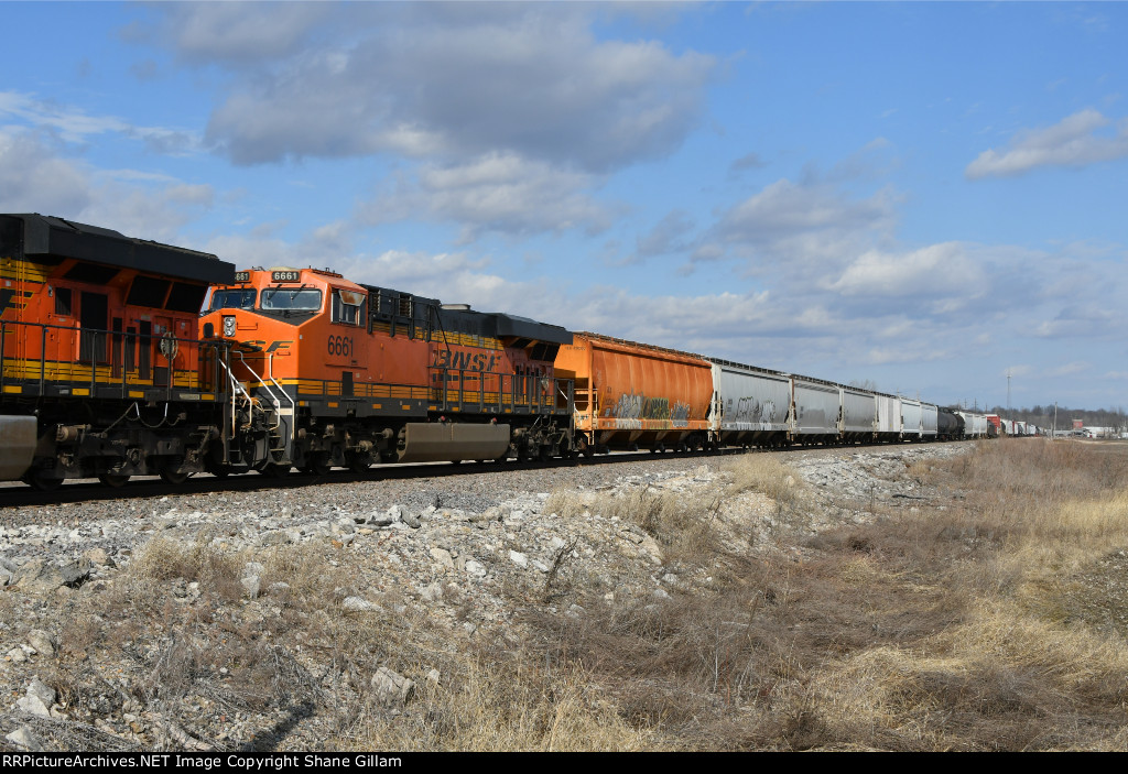 BNSF 6661 Roster shot